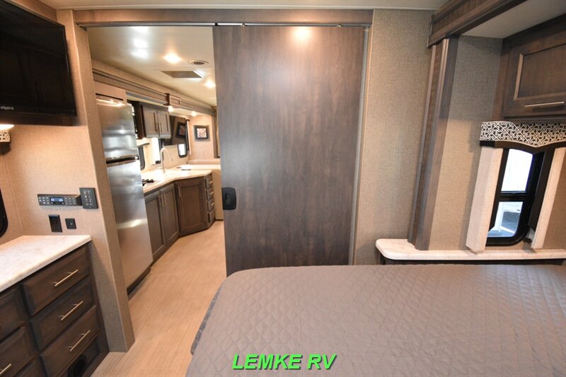 2021 Thor Magnitude XG32   - Photo 20 - Rocklin, CA 95677