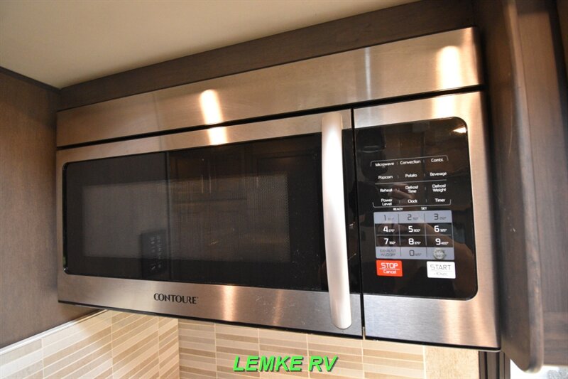 2021 Thor Magnitude XG32   - Photo 29 - Rocklin, CA 95677