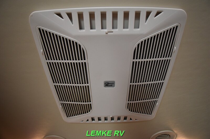 2021 Thor Magnitude XG32   - Photo 26 - Rocklin, CA 95677