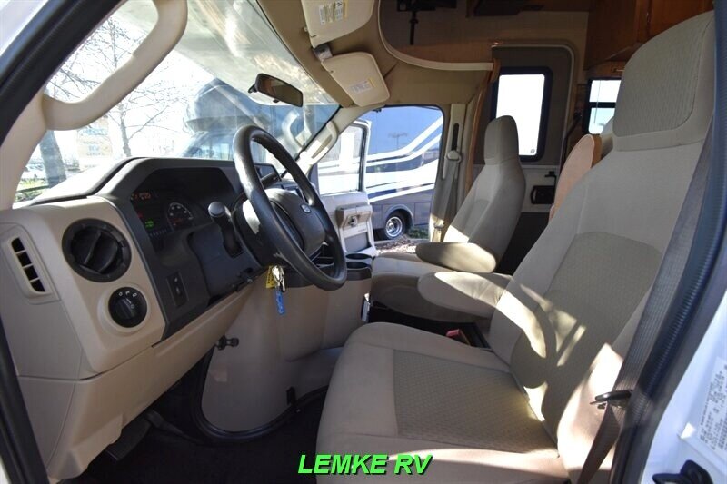 2017 Winnebago Minnie Winnie 22R   - Photo 8 - Rocklin, CA 95677