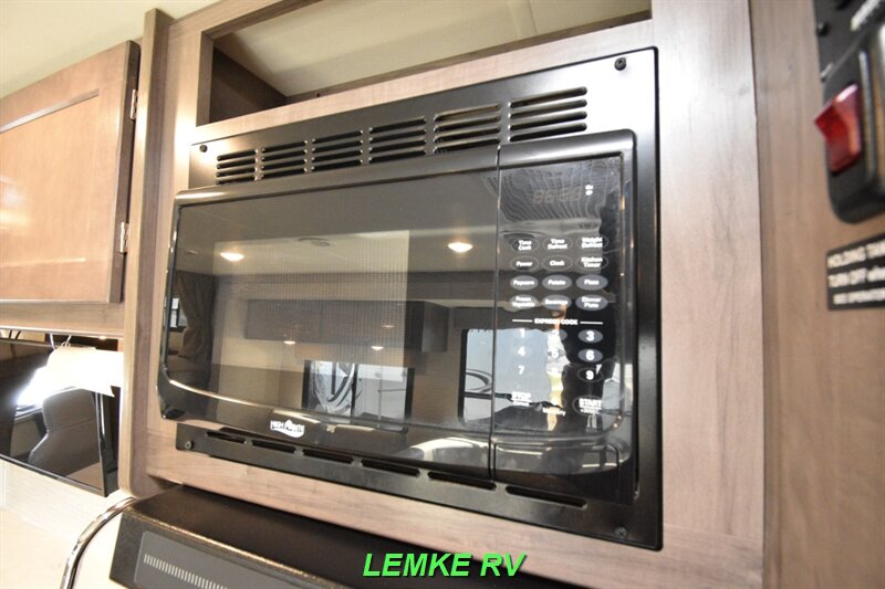 2021 Winnebago Spirit 31K   - Photo 31 - Rocklin, CA 95677