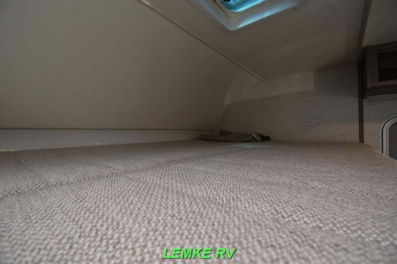 2021 Winnebago Spirit 31K   - Photo 16 - Rocklin, CA 95677