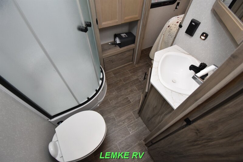 2021 Forest River Cherokee Alpha Wolf 26RL-L   - Photo 20 - Rocklin, CA 95677