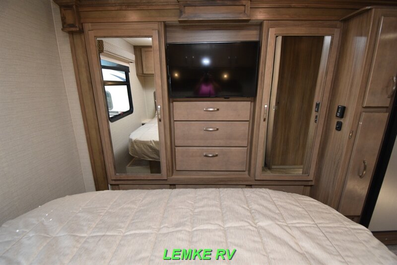 2018 Jayco Precept 29V   - Photo 19 - Rocklin, CA 95677