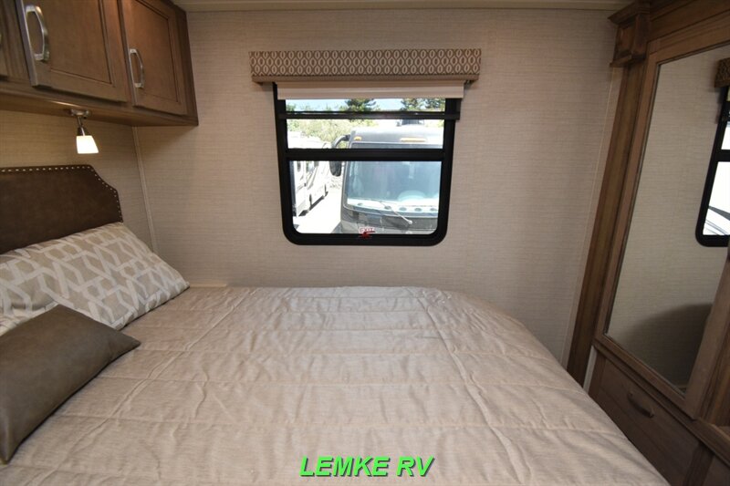 2018 Jayco Precept 29V   - Photo 18 - Rocklin, CA 95677