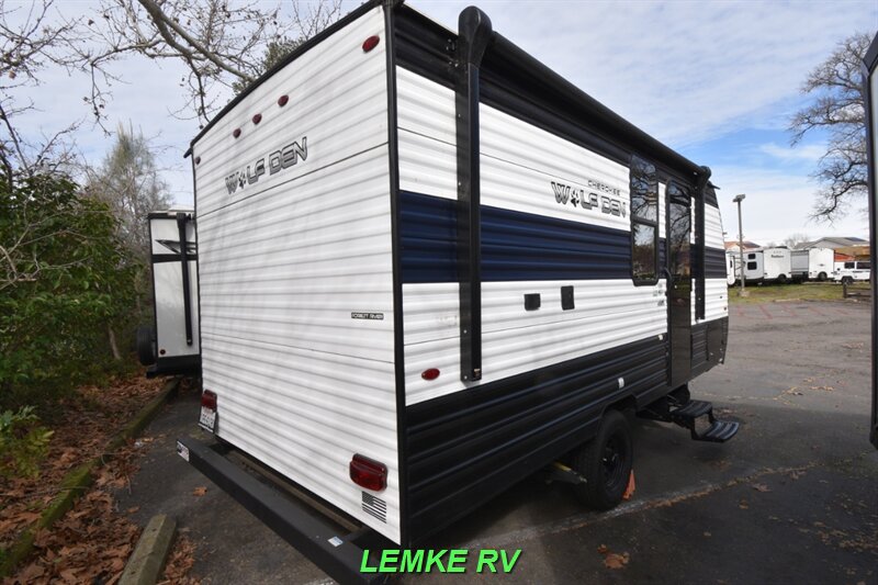 2024 Forest River Cherokee Wolf Den 16EV   - Photo 9 - Rocklin, CA 95677