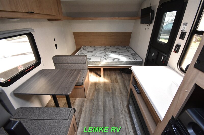 2024 Forest River Cherokee Wolf Den 16EV   - Photo 5 - Rocklin, CA 95677