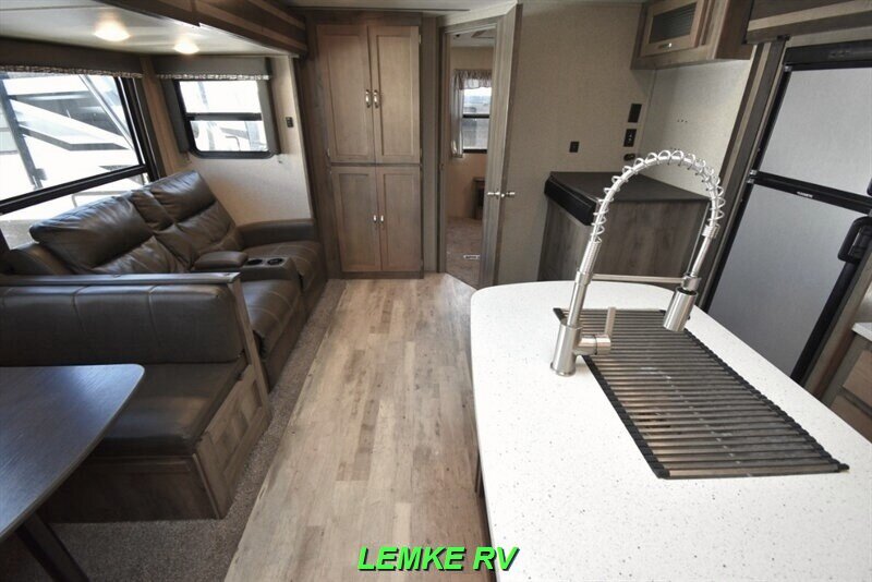 2019 Keystone Sprinter 325BMKS   - Photo 5 - Rocklin, CA 95677