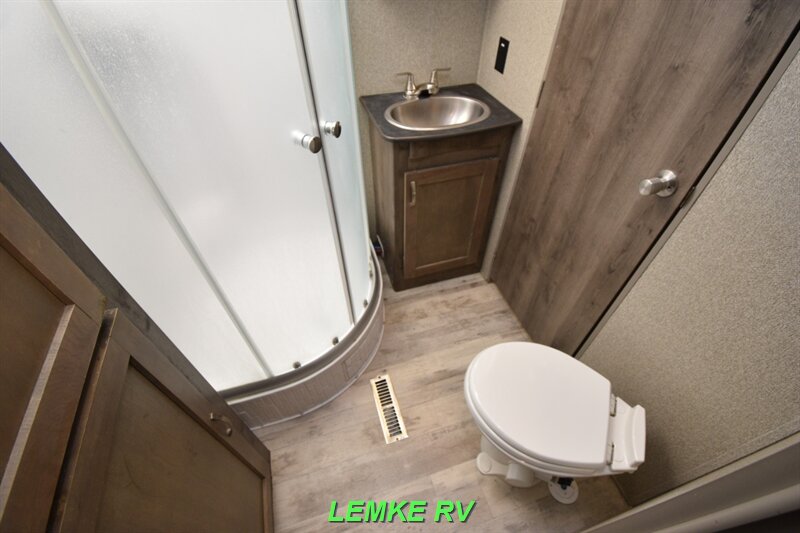 2019 Keystone Sprinter 325BMKS   - Photo 20 - Rocklin, CA 95677