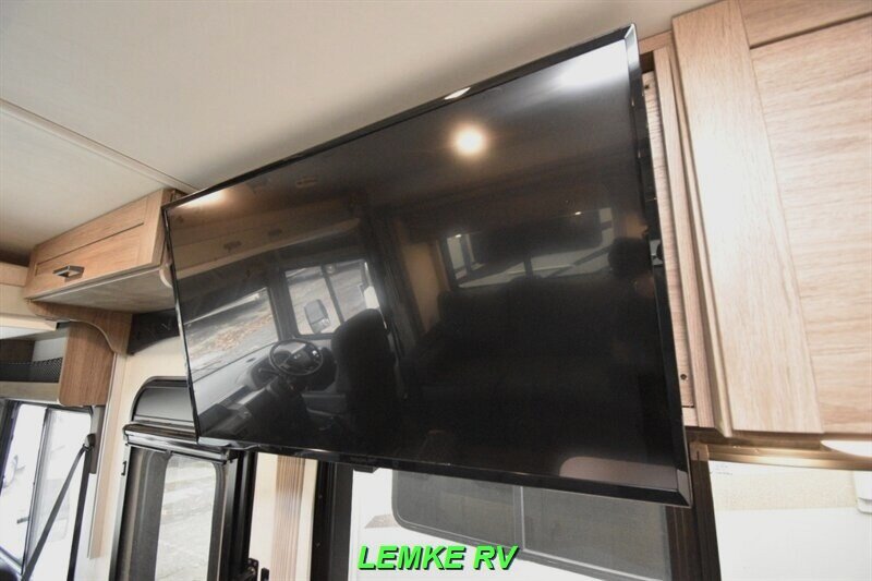 2023 Winnebago Sunstar 29NP   - Photo 28 - Rocklin, CA 95677