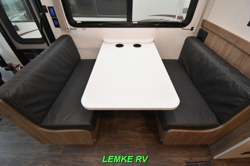 2023 Winnebago Sunstar 29NP   - Photo 25 - Rocklin, CA 95677