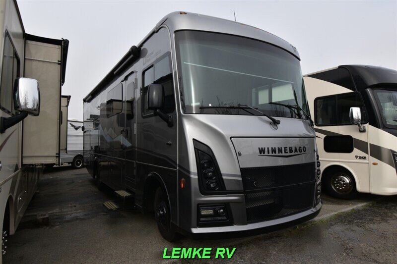2023 Winnebago Sunstar 29NP   - Photo 1 - Rocklin, CA 95677