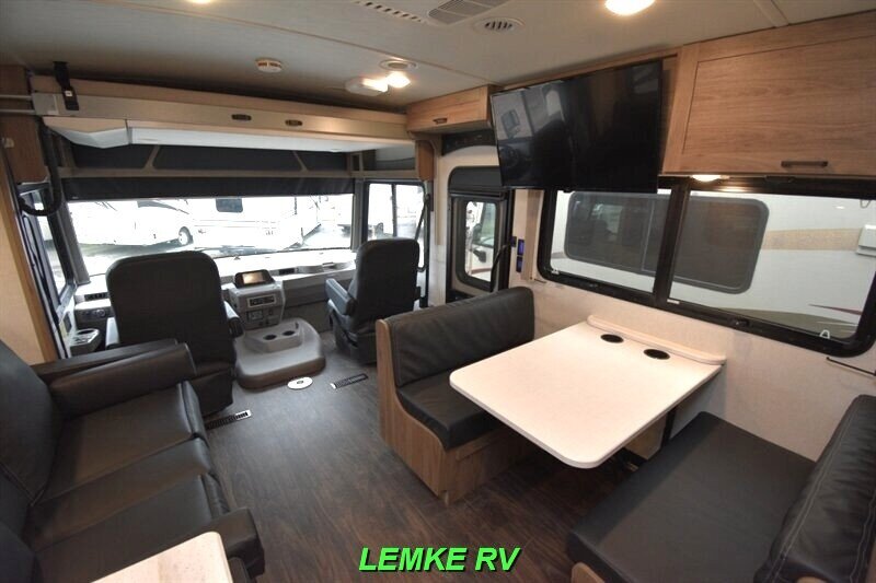 2023 Winnebago Sunstar 29NP   - Photo 22 - Rocklin, CA 95677