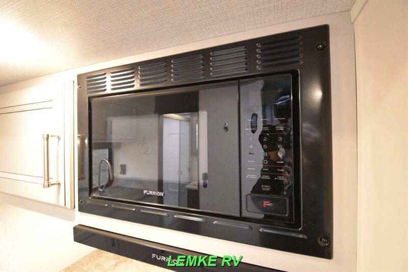 2024 Thor Coleman 24CL   - Photo 15 - Rocklin, CA 95677