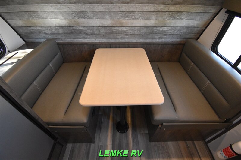 2022 Riverside RV Retro 165   - Photo 13 - Rocklin, CA 95677