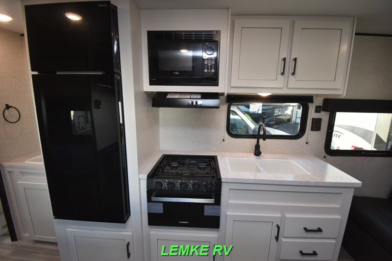 2024 Jayco Jay Flight SLX 260BHW   - Photo 13 - Rocklin, CA 95677