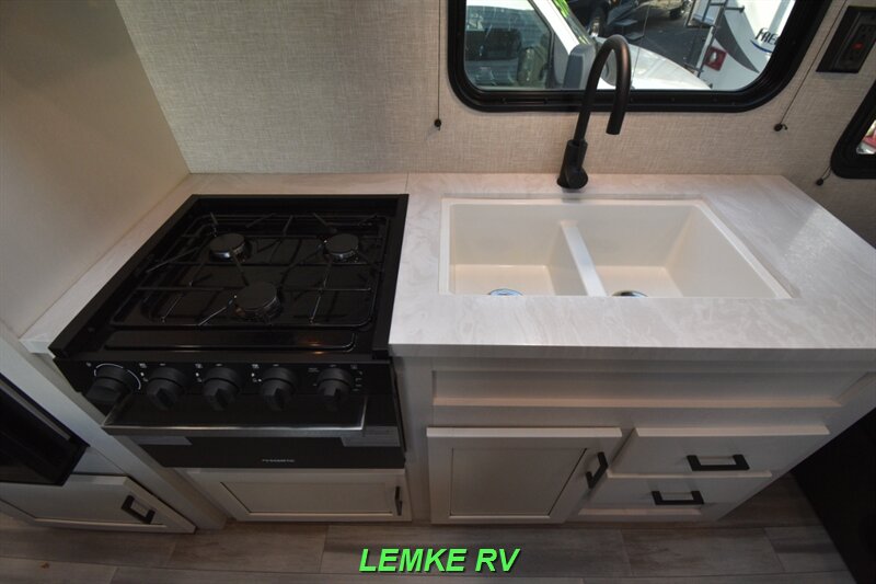 2024 Jayco Jay Flight SLX 260BHW   - Photo 14 - Rocklin, CA 95677