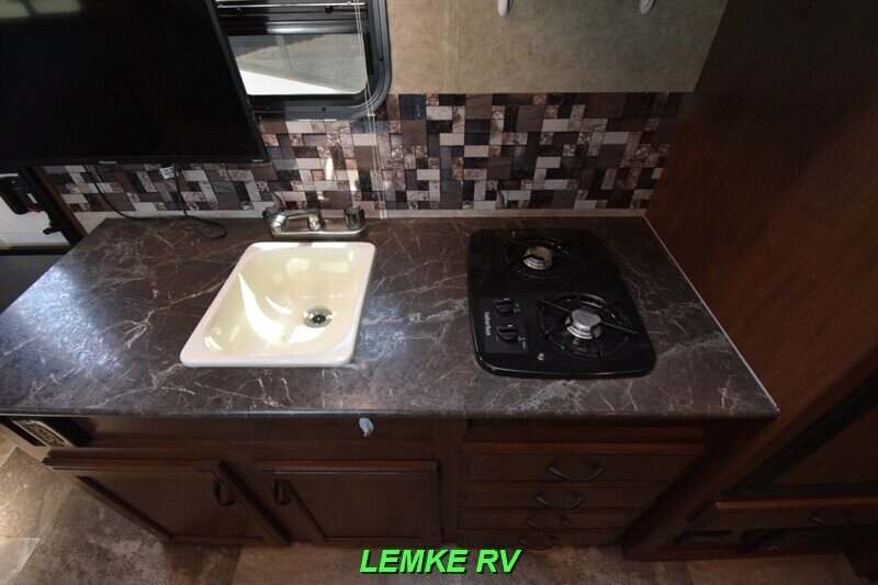 2016 Jayco Jay Feather 19BH   - Photo 19 - Rocklin, CA 95677