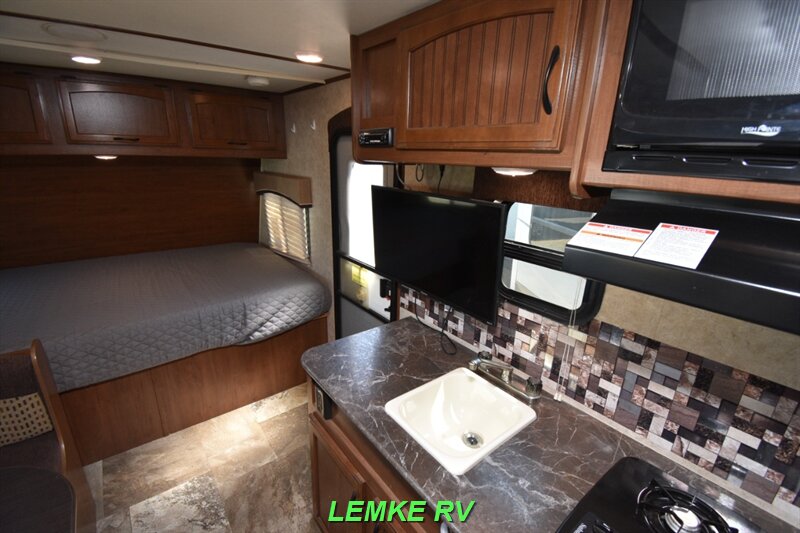 2016 Jayco Jay Feather 19BH   - Photo 14 - Rocklin, CA 95677