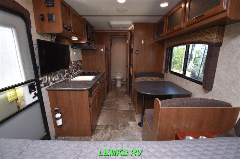 2016 Jayco Jay Feather 19BH   - Photo 16 - Rocklin, CA 95677