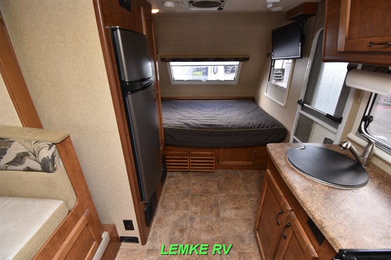 2017 Lance 1575   - Photo 5 - Rocklin, CA 95677