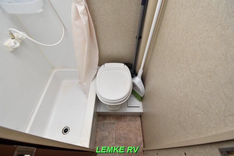 2017 Lance 1575   - Photo 19 - Rocklin, CA 95677