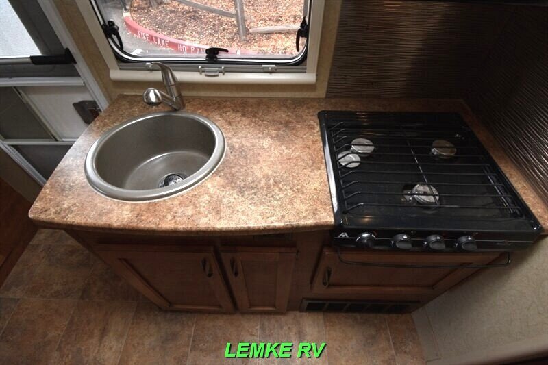 2017 Lance 1575   - Photo 21 - Rocklin, CA 95677