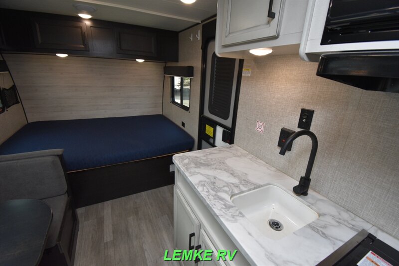 2023 Jayco Jay Flight SLX 174BH   - Photo 12 - Rocklin, CA 95677