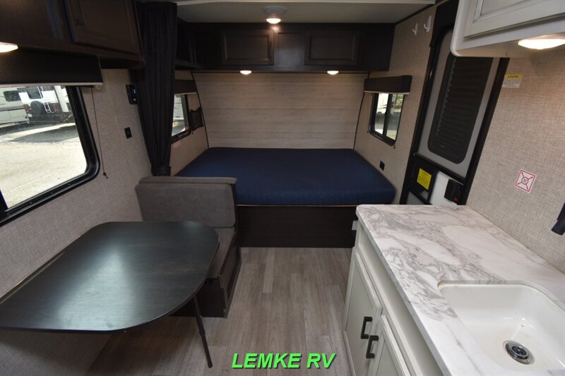 2023 Jayco Jay Flight SLX 174BH   - Photo 5 - Rocklin, CA 95677