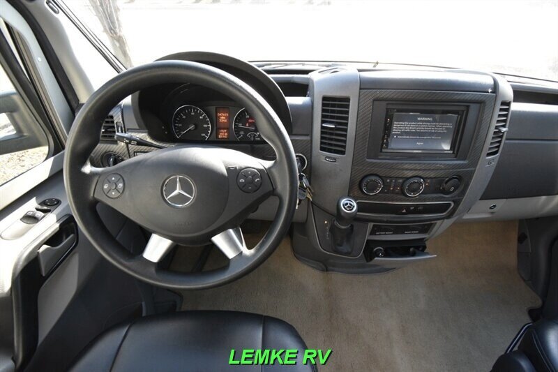 2015 Itasca Navion 24G   - Photo 21 - Rocklin, CA 95677