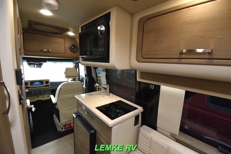 2023 Midwest Automotive Design Passage 144 FD2   - Photo 16 - Rocklin, CA 95677