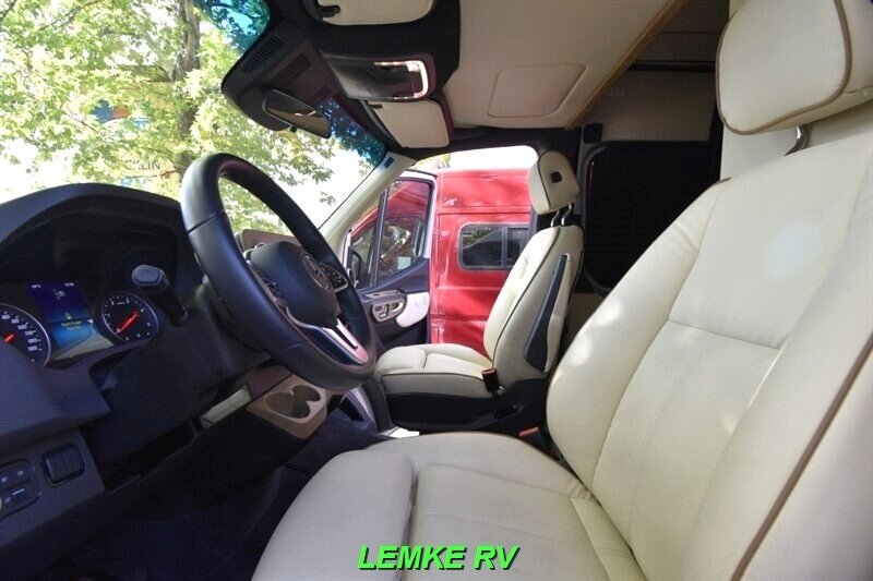 2023 Midwest Automotive Design Passage 144 FD2   - Photo 12 - Rocklin, CA 95677