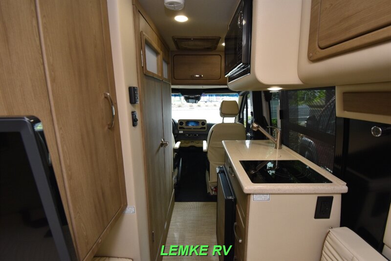 2023 Midwest Automotive Design Passage 144 FD2   - Photo 5 - Rocklin, CA 95677