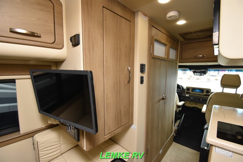 2023 Midwest Automotive Design Passage 144 FD2   - Photo 14 - Rocklin, CA 95677