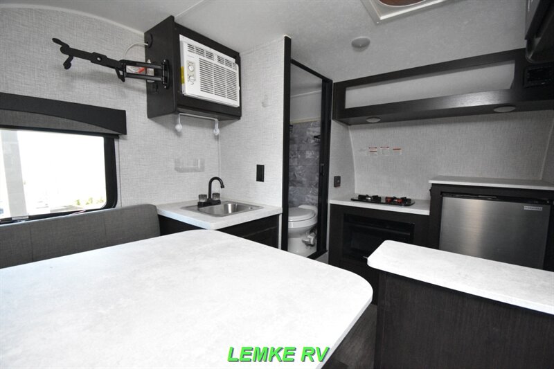 2022 Braxton Creek Bushwacker 15FK   - Photo 17 - Rocklin, CA 95677