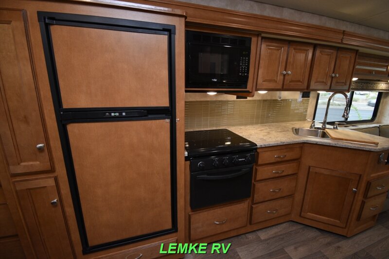 2019 Winnebago Vista 29VE   - Photo 15 - Rocklin, CA 95677