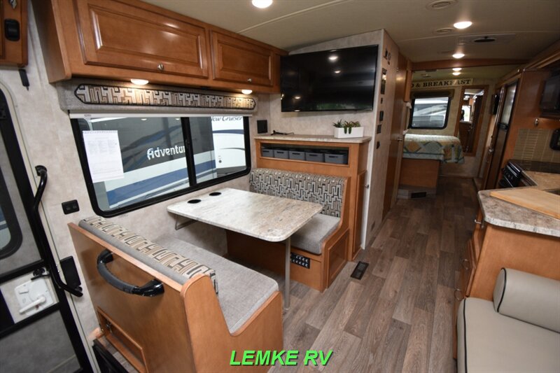 2019 Winnebago Vista 29VE   - Photo 12 - Rocklin, CA 95677