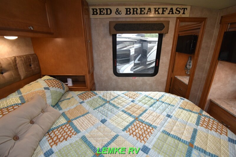 2019 Winnebago Vista 29VE   - Photo 18 - Rocklin, CA 95677