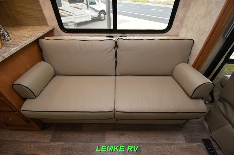 2019 Winnebago Vista 29VE   - Photo 22 - Rocklin, CA 95677