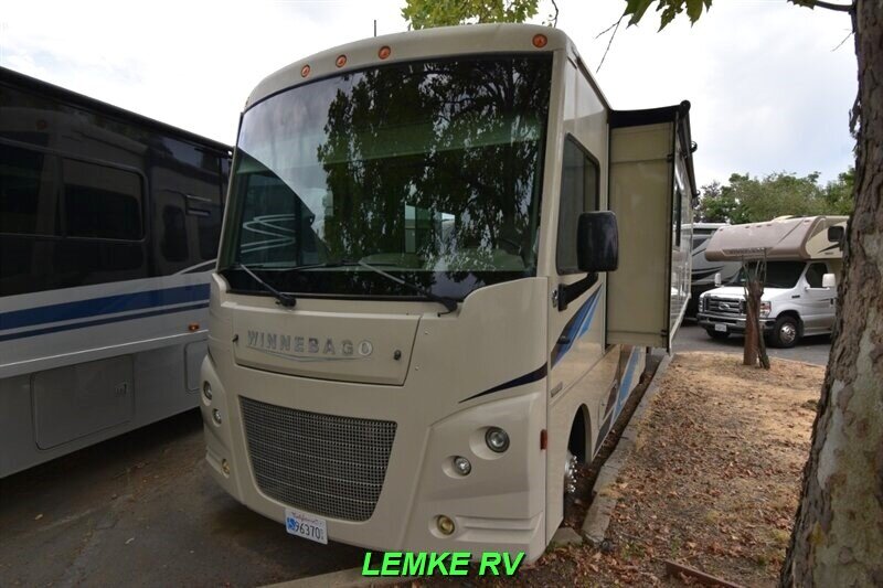 2019 Winnebago Vista 29VE   - Photo 6 - Rocklin, CA 95677