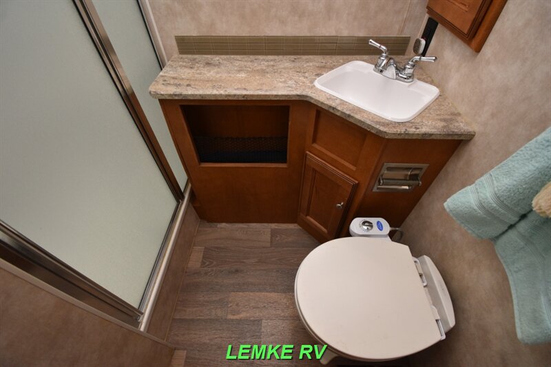 2019 Winnebago Vista 29VE   - Photo 20 - Rocklin, CA 95677