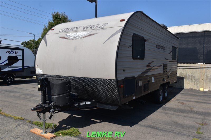 2017 Forest River Cherokee Grey Wolf Limited 19RL   - Photo 6 - Rocklin, CA 95677