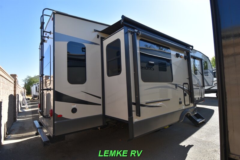 2020 Forest River Rockwood Signature Ultra Lite 8299SB   - Photo 8 - Rocklin, CA 95677