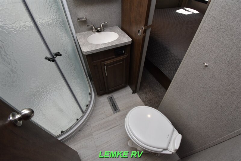 2020 Forest River Rockwood Signature Ultra Lite 8299SB   - Photo 19 - Rocklin, CA 95677