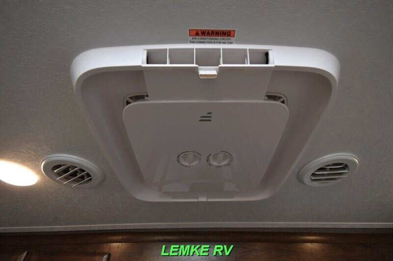 2020 Forest River Rockwood Signature Ultra Lite 8299SB   - Photo 23 - Rocklin, CA 95677