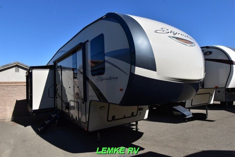 2020 Forest River Rockwood Signature Ultra Lite 8299SB   - Photo 1 - Rocklin, CA 95677