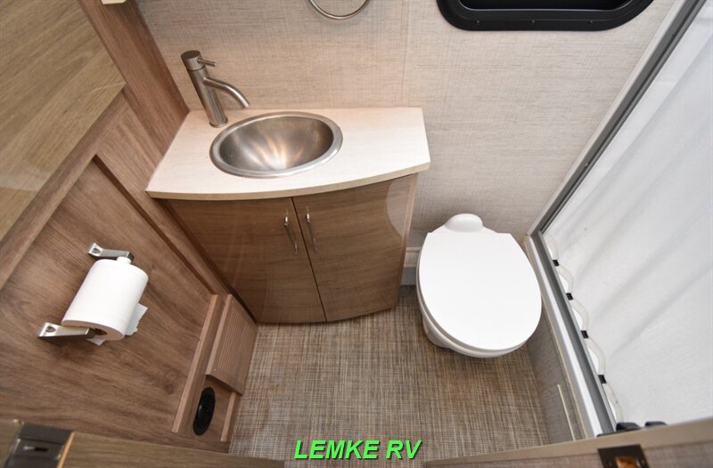 2020 Entegra Qwest 24R   - Photo 20 - Rocklin, CA 95677