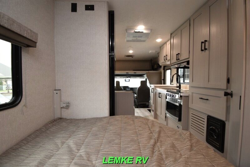 2024 Coachmen Freelander 22XG   - Photo 18 - Rocklin, CA 95677