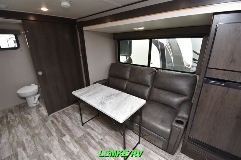 2021 Grand Design Transcend Xplor 221RB   - Photo 15 - Rocklin, CA 95677