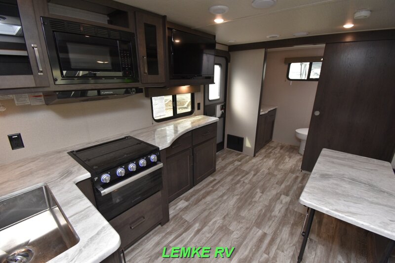 2021 Grand Design Transcend Xplor 221RB   - Photo 12 - Rocklin, CA 95677
